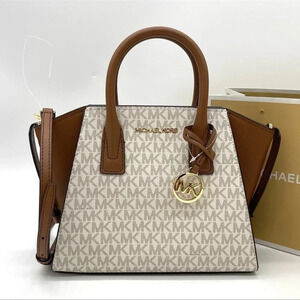 Michael Kors Small Avril Leather Top Zip Satchel (NWT)
Crossbody Bag